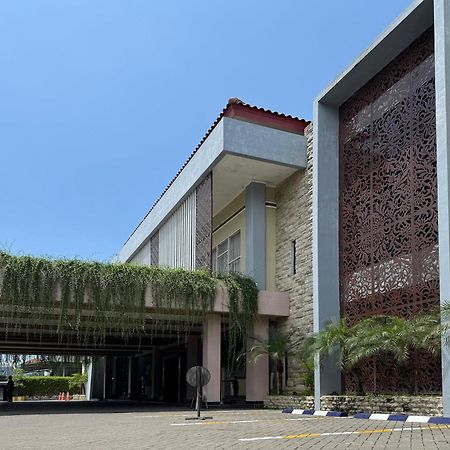 ホテル シナル 1 Sedati エクステリア 写真